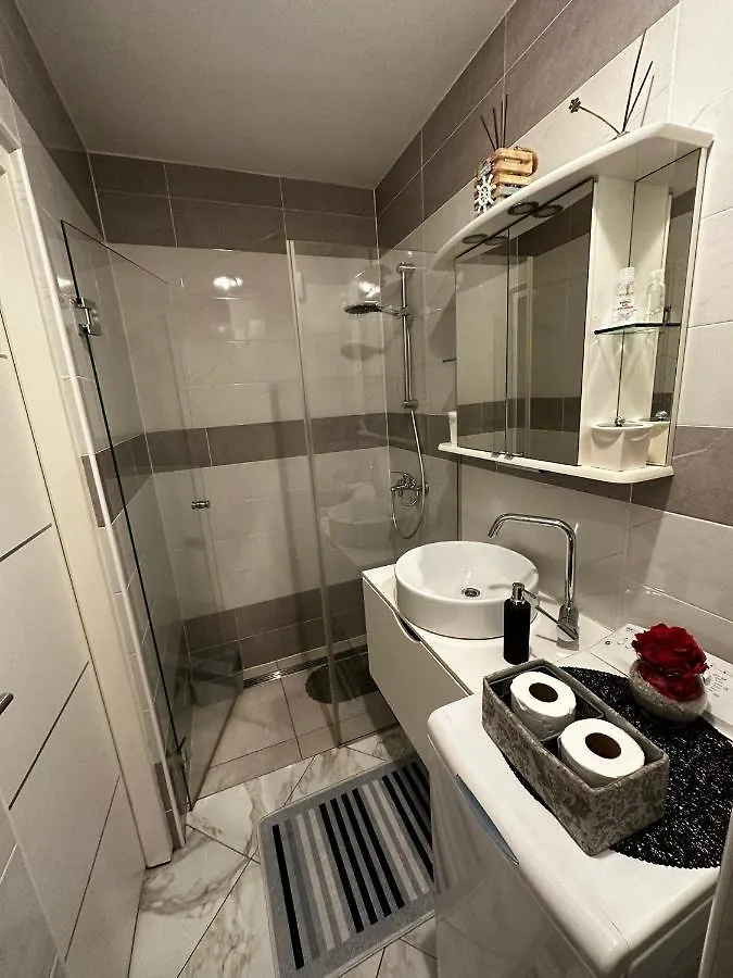 Apartment Rose Rijeka 0*,